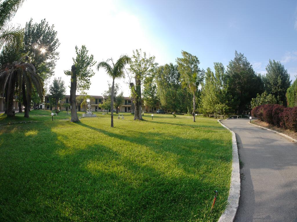 Marina Di Rossano Village Club Exterior foto